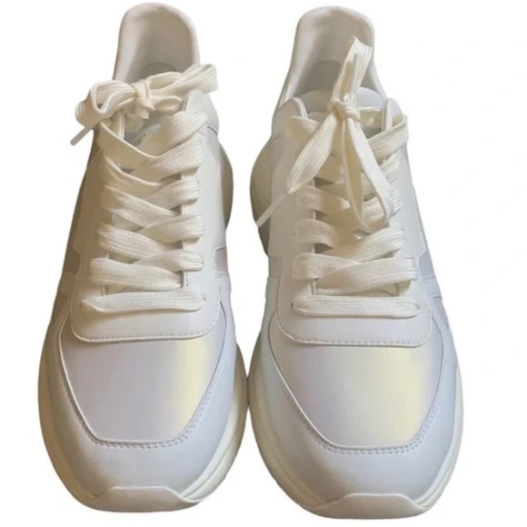 Stuart Weitzman Willow Runner Sneakers - Cream Pearl in size 9.5 - Picture 3 of 9